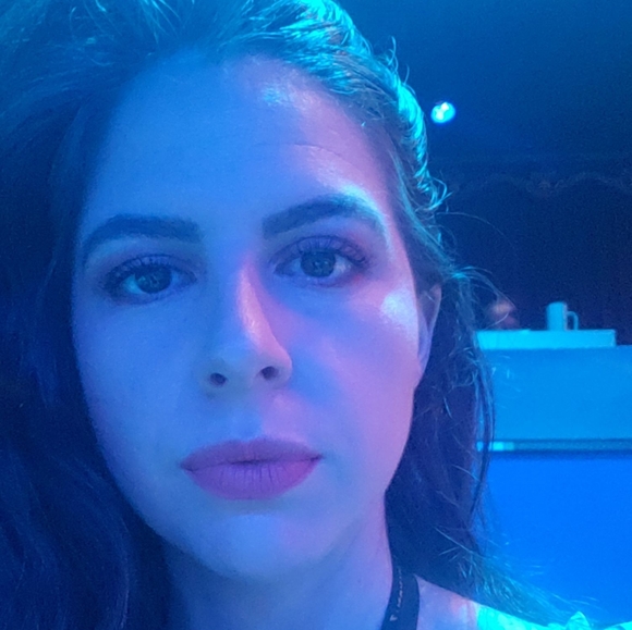 Meet your Posher, Tina - Picture 1 of 1